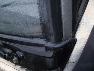 Espace_Fuite-eau-parebrise_3droite.jpg