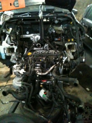 2013-04-07 15.32.27.jpg (39.73 Kio) Vu 10233 fois Moteur devant la voiture