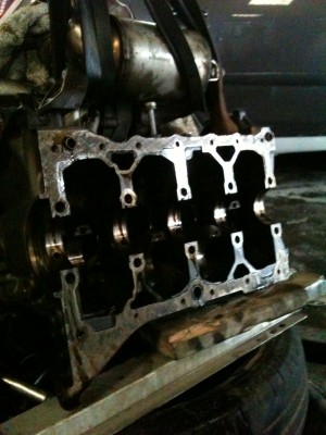 2013-04-13 16.51.35.jpg (35.13 Kio) Vu 10233 fois Bas moteur, pieds de bielles