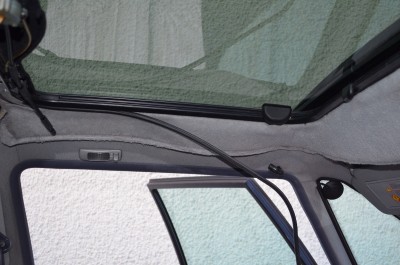 Il se remet facilement à la fin et permet de bien tendre la moquette côté TO