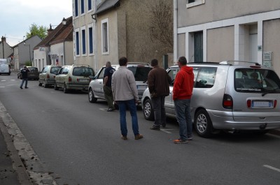 Procession du Musée vers l'ancienne usine, et les III ont été semés en route !