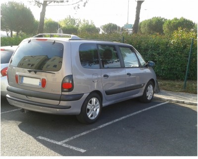 V6_21.JPG (38.46 Kio) Vu 5331 fois Sur le parking de l'hotel à Brive