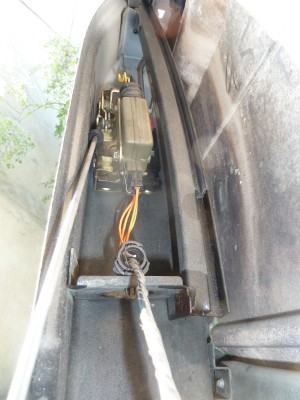 le moteur avec seulement 2 fils ???