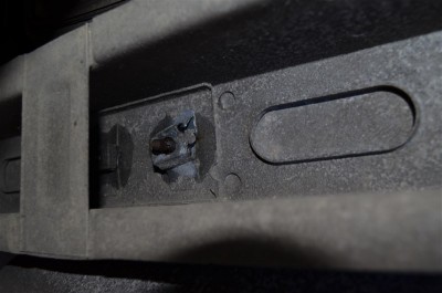 Vis_glissière_coincée.JPG (67.16 Kio) Vu 4403 fois Cage légèrement déformée par ce bourrin de Pete