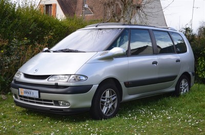 DSC_0189.JPG (138.85 Kio) Vu 4154 fois Logo sur les vitres de custode