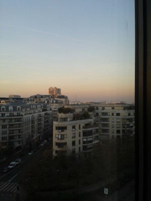 Paris pic pol.jpg (2.38 Mio) Vu 4937 fois Zoomez pour espérer voir la Tour Eiffel