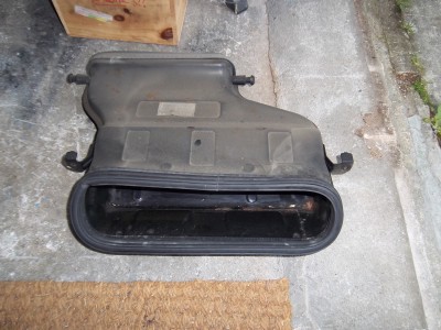 IMGP4895.JPG (1.23 Mio) Vu 6083 fois On retire le support de filtre d'habitacle