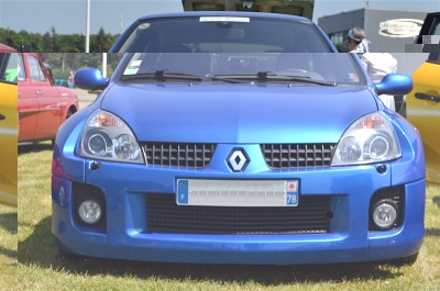 Encore plus agressive que la Clio Williams