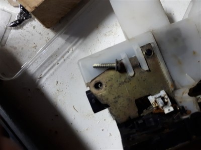 vis moteur démontée.jpg (70.63 Kio) Vu 10894 fois Longueur importante de la vis !