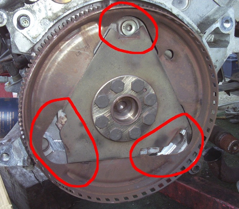 Tôle CNV coté volant moteur.jpg