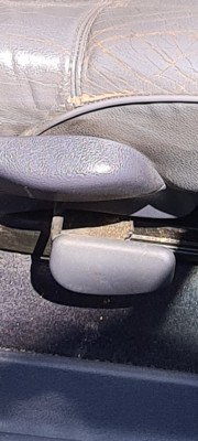 Screenshot_20201124-001819_Gallery.jpg (82.69 Kio) Vu 2494 fois Celle pour pivoter le siège ( pour moi seulement sur le passager)