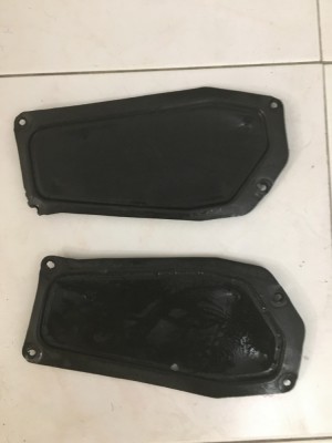 D7963D9E-9F56-4C5C-88EB-A24A92A30CB9.jpeg (126.79 Kio) Vu 1492 fois Mousse derrière plaque métallique aérateurs passager et conducteur