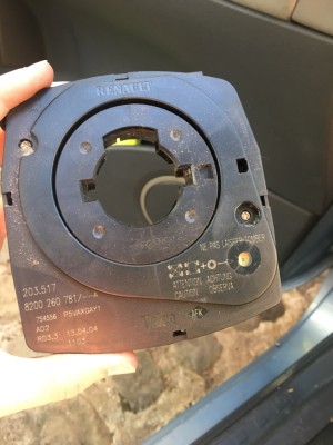 6858F839-DBD5-457F-93F8-E31E9AE5A068.jpeg (208.38 Kio) Vu 1484 fois Le capteur d’angle est clipsé par dessus le reste