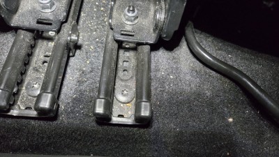 fixations avant sièges latéral et central .jpg (298.99 Kio) Vu 2751 fois Fixations avant sièges central et latéral