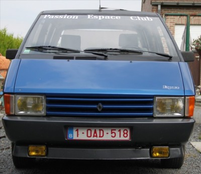 de face, avant de partir
