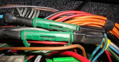 les deux diodes en vert (sur le 42)