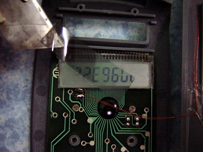 DSC01388.JPG (390.76 Kio) Vu 3626 fois Le film est placé devant l'écran dans sa position normale, les chiffres non recouverts du film ne sont pas visibles.