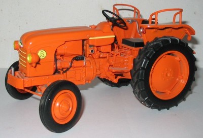 800px-Tracteur_renault_D22_1957[1].jpg