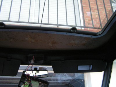J'oubliais,pensé à enlever l'isolation du plafond lol c'est plus pratique...