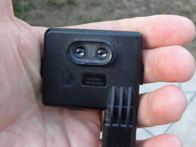 dscn4016.jpg (126.11 Kio) Vu 30005 fois Le module de détection optique avec son contacteur (au dos)