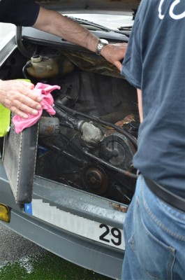 DSC_0337 (2).JPG (151.04 Kio) Vu 11482 fois Reste plus qu'à la remettre en place !<br />Je passe les détails sur le remontage ...