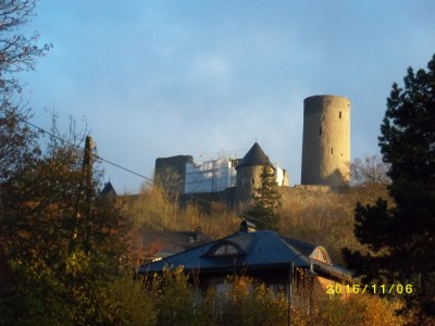 Chateau de Nürburg. Dommage, il est en travaux et non visitable.