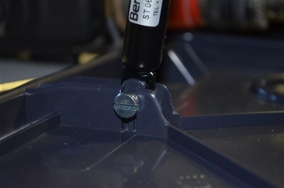 DSC_0660.JPG (43.15 Kio) Vu 9404 fois Limer les renforts afin de permettre à la tablette de se replier