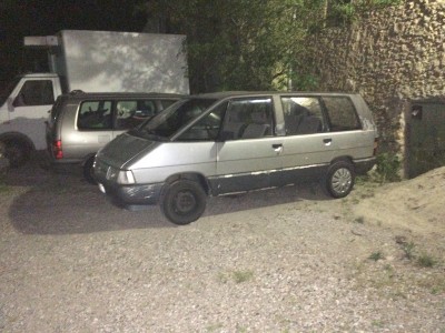 IMG_4295.JPG (1.78 Mio) Vu 2759 fois A coté de sa cousine ...