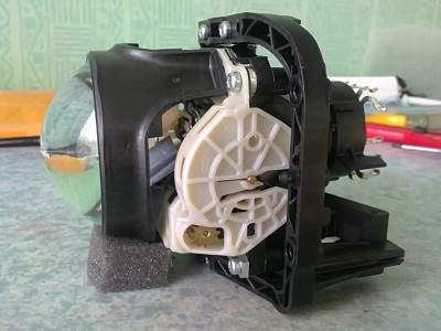 07102018866.JPG (505.1 Kio) Vu 14391 fois Le bloc xénon