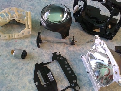 09102018897 modif.jpg (756.94 Kio) Vu 12872 fois Démontage et nettoyage des différentes parties qui composent le bloc xénon (remplacement des réflecteurs)