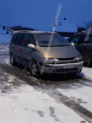 V6_85.jpg (95.76 Kio) Vu 5383 fois La neige tombe dru, et déjà chainé avant la montée en station