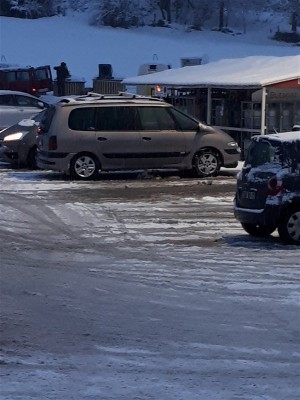 V6_84.jpg (108.74 Kio) Vu 5383 fois V6 bien chargé, l'arrière est vraiment bas