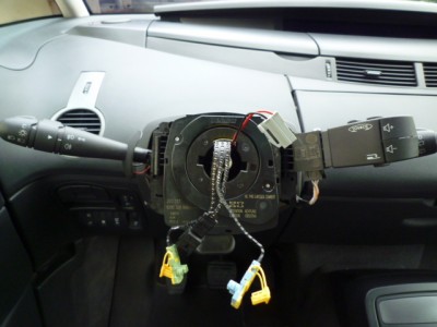 P1020644.JPG (174.85 Kio) Vu 13706 fois Et voila plus de volant.