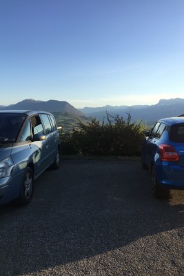 À droite le Vercors