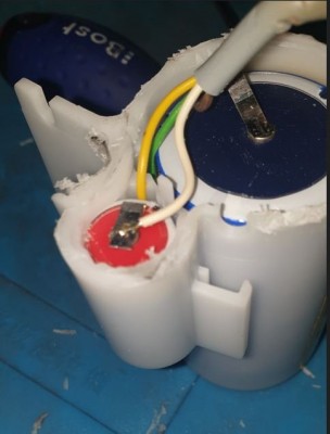 boitier piles.JPG (39.69 Kio) Vu 9816 fois Boitier Piles