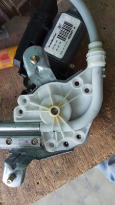 IMG_20230616_152202.jpg (142.56 Kio) Vu 1048 fois La coque en plastique blanc présente une fissure (il faut bien zoomer).