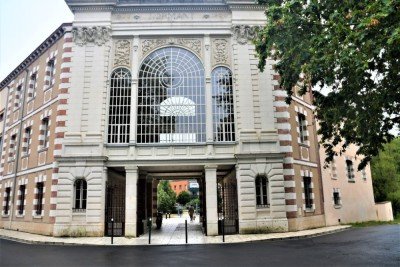 Le Siège historique. La façade est classée Monument Historique !