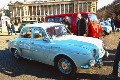 Dauphine 1093 une p'tite bombe  avant la R8 Gordini